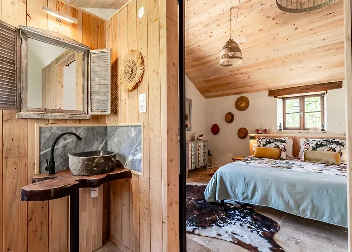 La Chambre D Adele Bed & Breakfast 3*
